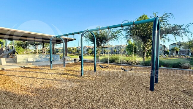 Building Photo - 1068 E Sabino Dr