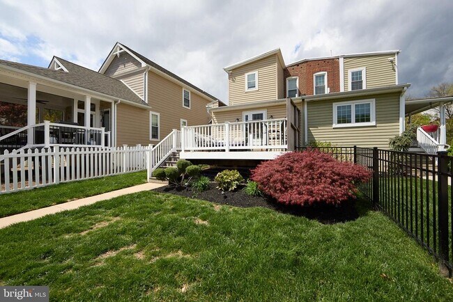 Building Photo - 423 N Orange St