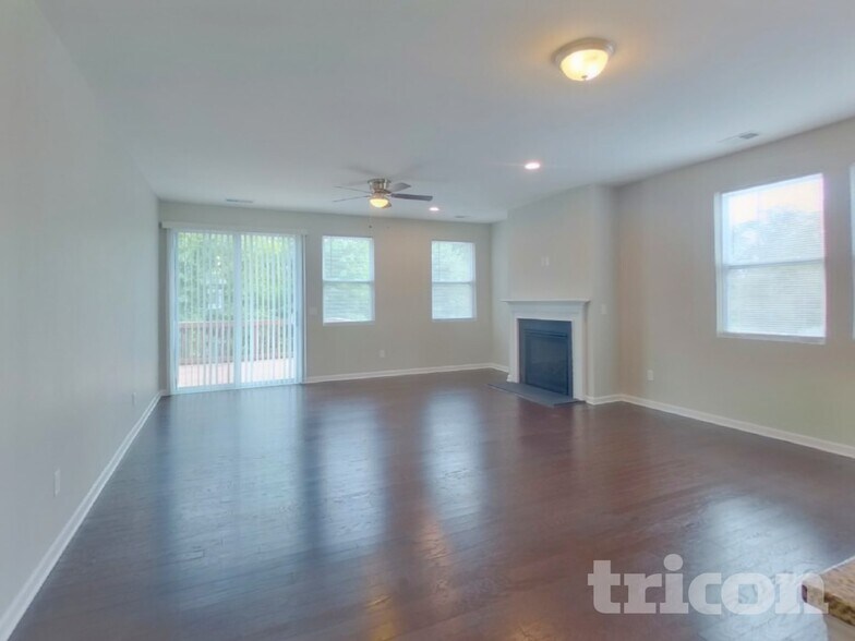 Building Photo - 1418 Kings Grove Dr