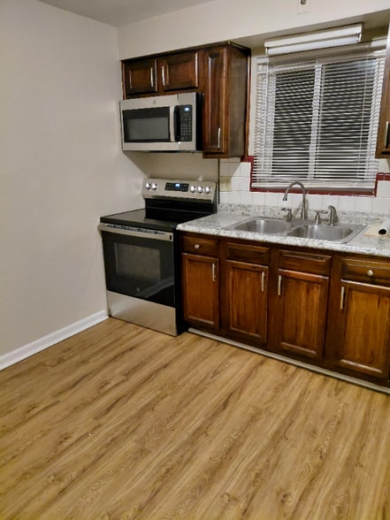 Building Photo - 5434 Fox Rd