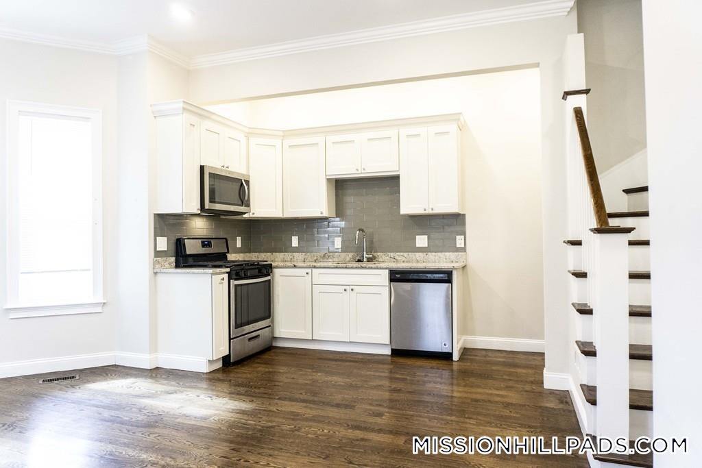 Building Photo - 19 Perrin St