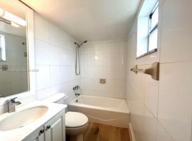 Building Photo - 444 SW 4th St