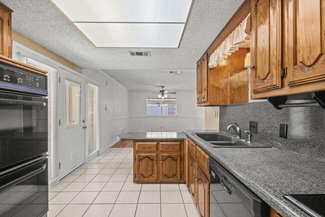 Building Photo - Charming 3-Bedroom Home with Garden Oasis