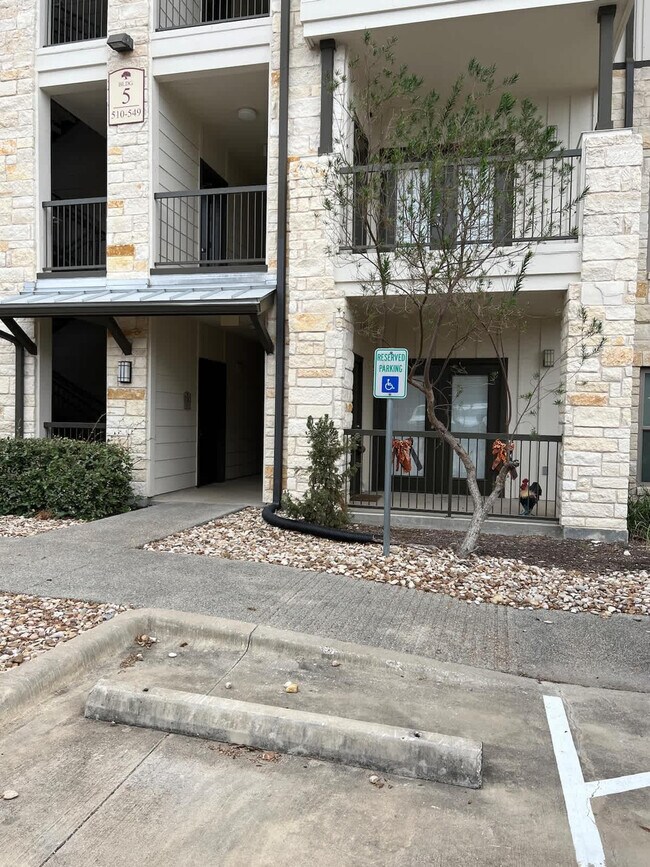 Building Photo - 9301 Old Bee Caves Rd