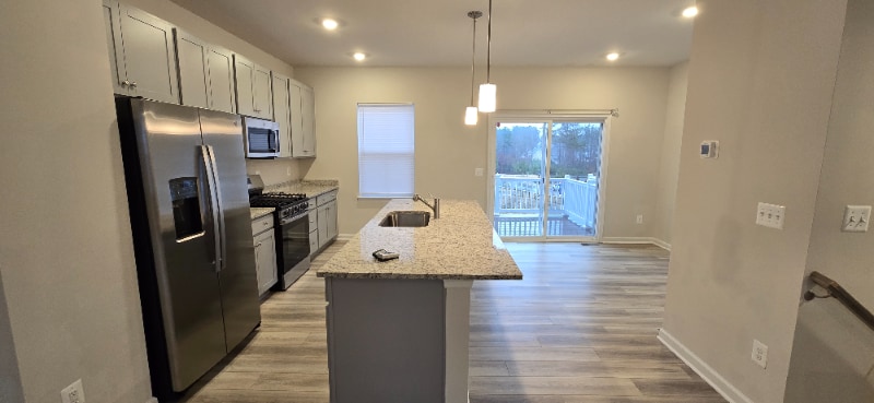 Building Photo - 8753 Whitman Dr