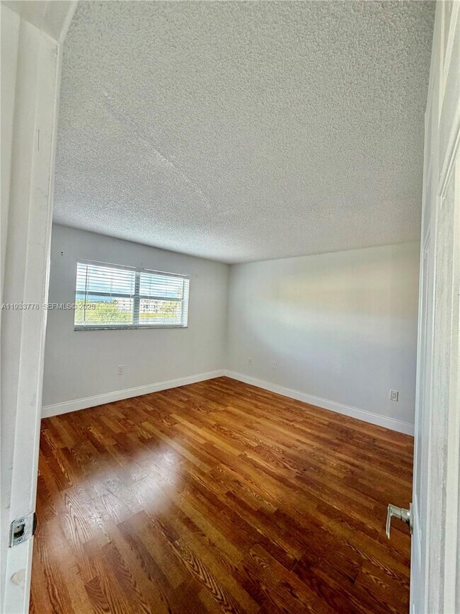 Building Photo - 8350 Sunrise Lakes Blvd