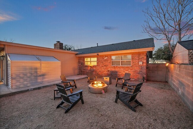 Building Photo - 715 Shell Ave