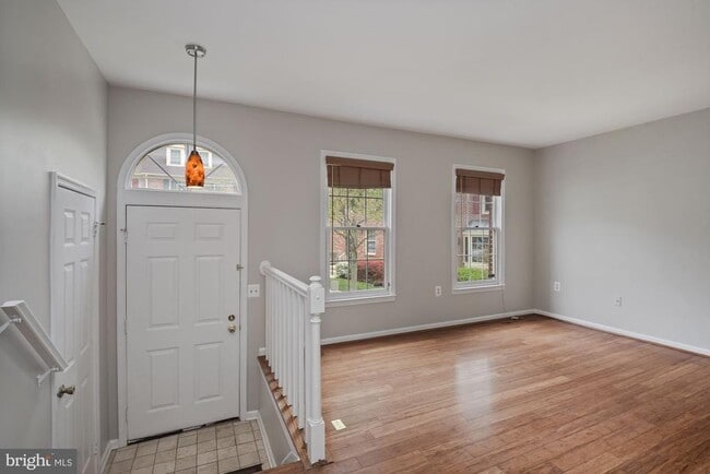 Building Photo - 10500 Grove Ridge Pl