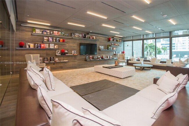 Building Photo - 1080 Brickell Ave