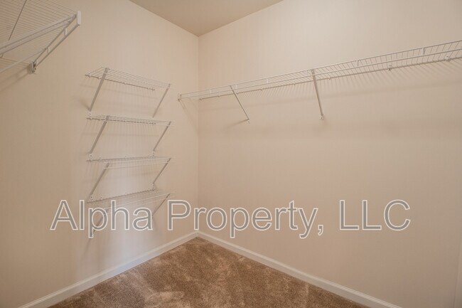 Building Photo - 406 Christiane Way