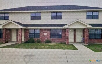 Building Photo - 1010 Lansberry Ct