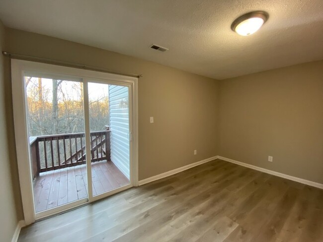 Building Photo - Newly renovated two-bedroom home in Charlotte