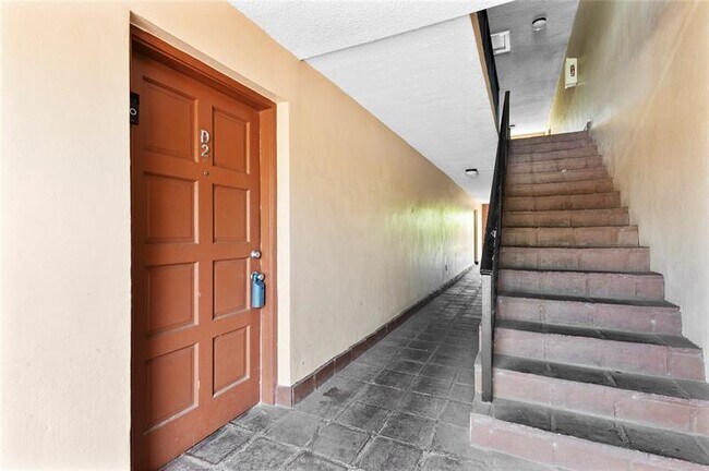 Building Photo - 11605 NW 29th Ct