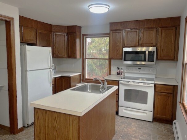 Building Photo - 268 College Hwy