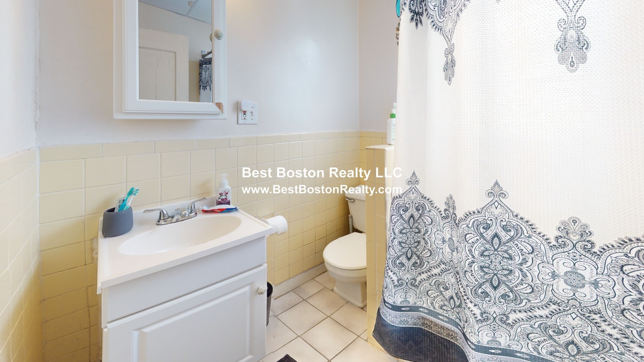 Building Photo - 47 Greenleaf Ave