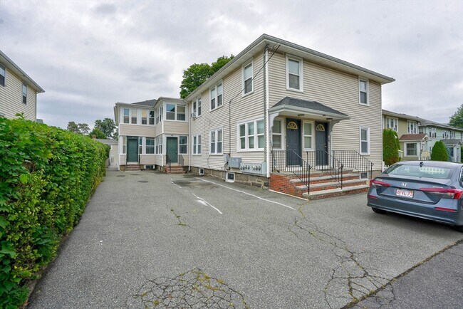 Building Photo - 92 Old Colony Ave
