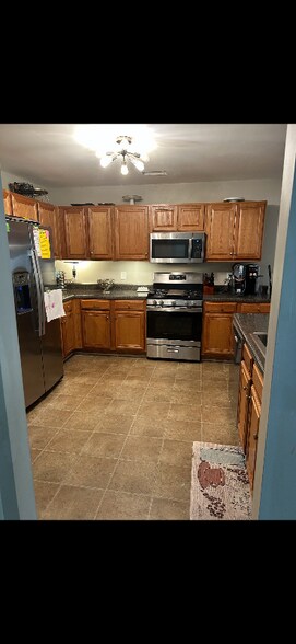 Building Photo - 215 Horseman Run