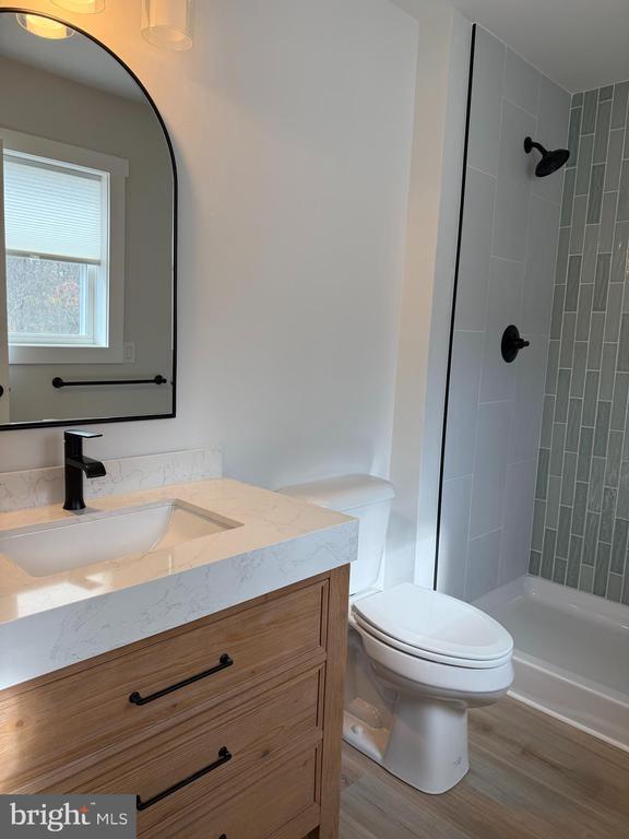 Building Photo - 44 Cedar Beach Rd