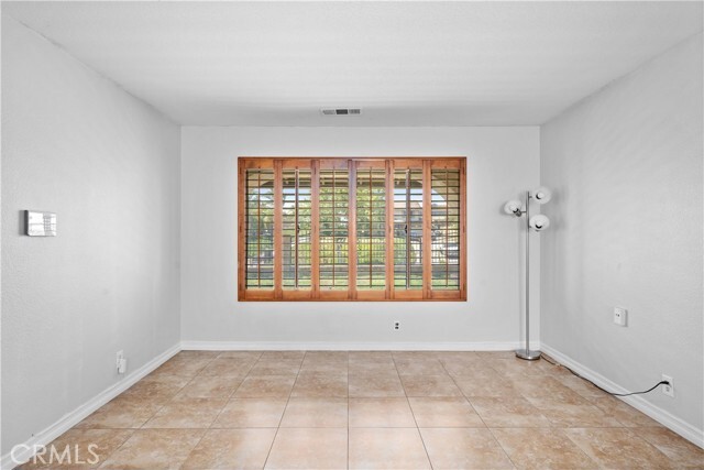 Building Photo - 10703 Valley Dr
