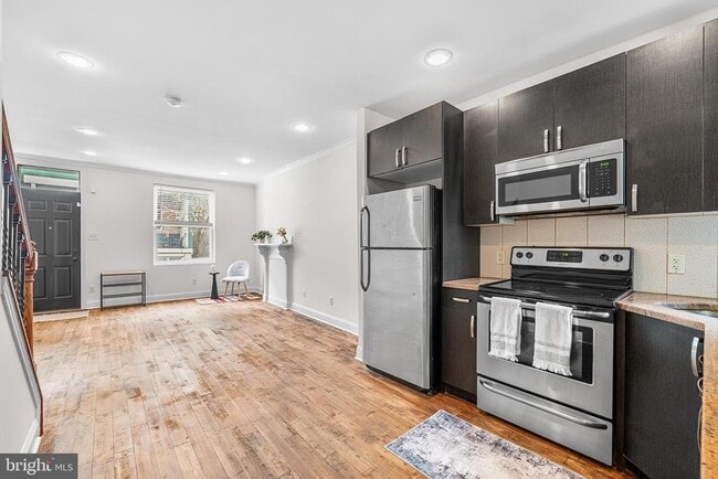 Building Photo - 426 N Holly St