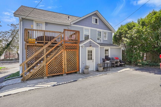 Building Photo - 139 Edgefield Ave