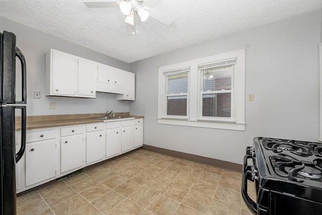 Building Photo - 1127 Cecelia Ave