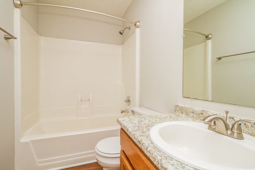 Building Photo - 300 Vernon Traylor Dr