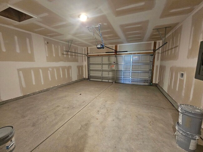 Building Photo - 4 BD / 2 BA New Construction- Move In Ready!