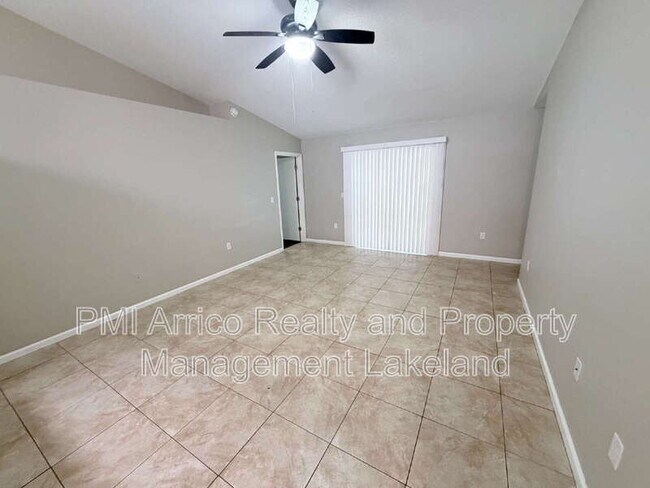 Building Photo - 3670 Country Ln