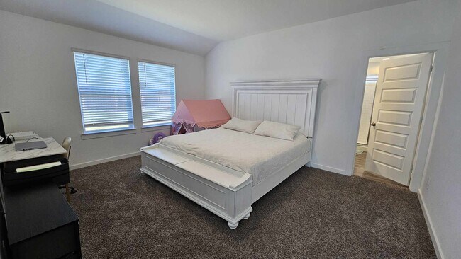 Building Photo - 31814 Whittis Hl Wy