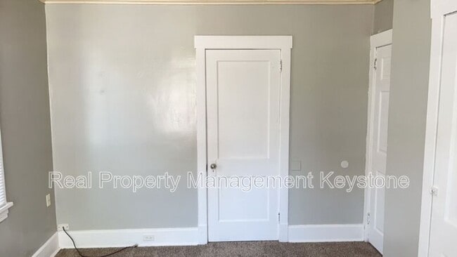 Building Photo - 33 Merritt Ave