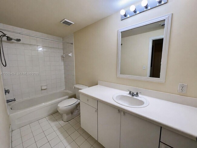 Building Photo - 50 Menores Ave