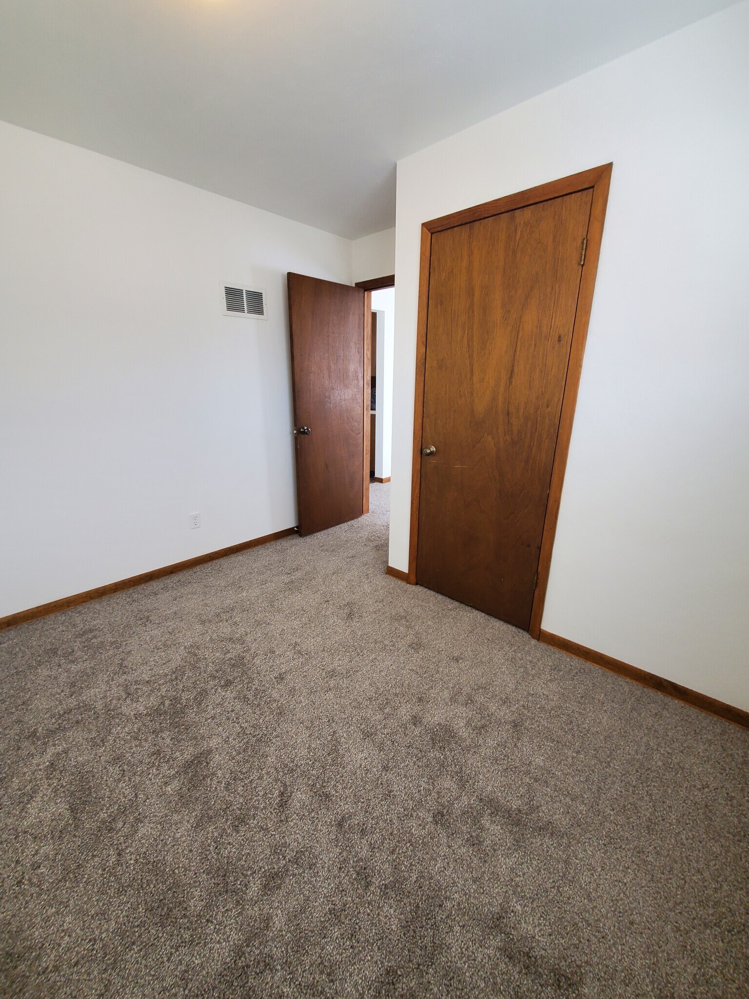 Building Photo - 5507 42nd Ave