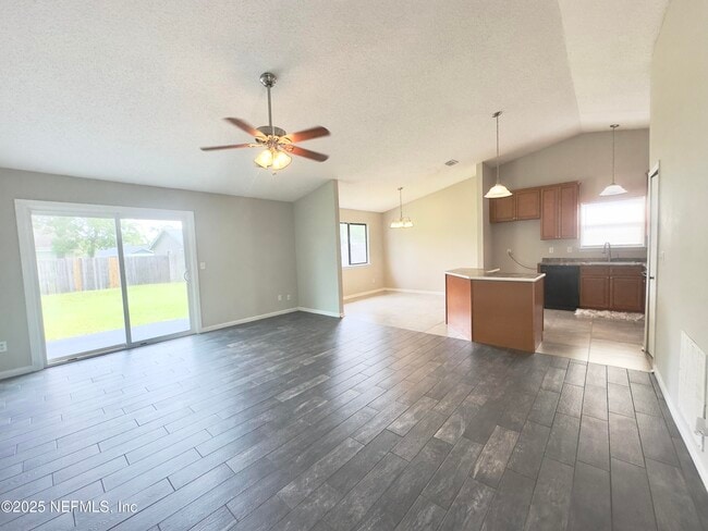 Building Photo - 8475 Seton Ct