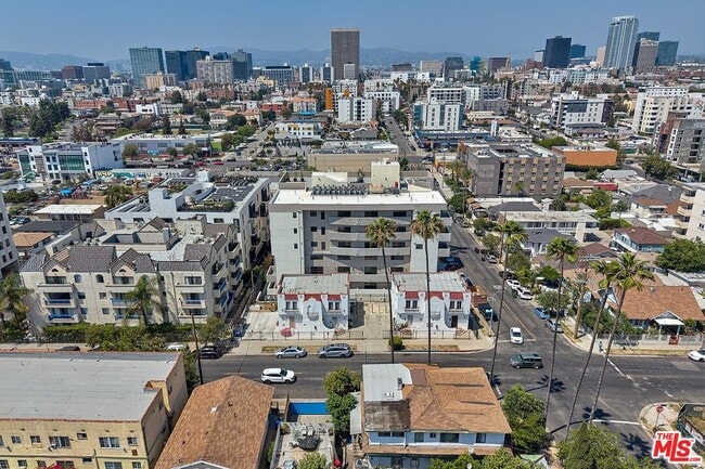 Building Photo - 1047 Fedora St