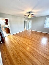 Building Photo - Huge 1 Bedroom Apartment, in the Near west...