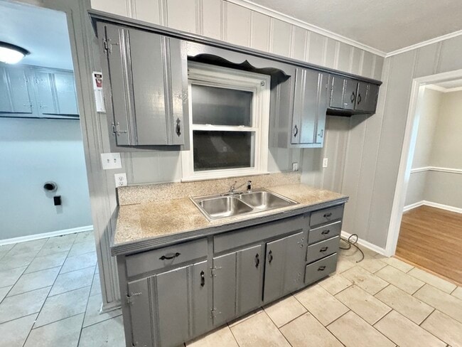Building Photo - 4914 Childs Dr