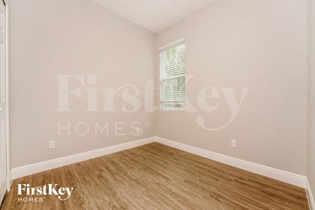 Building Photo - 3120 Halsey Ave SE