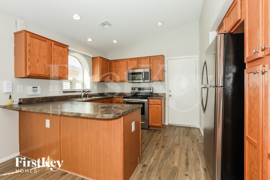 Building Photo - 38173 N Lamar Dr