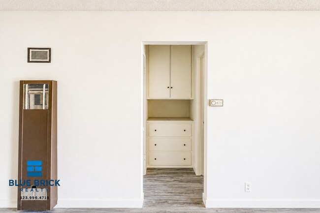 Building Photo - 1055 N El Centro Ave