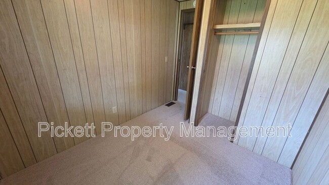 Building Photo - 2397 Alaska Ave E