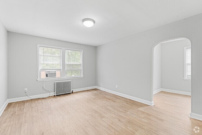 Interior Photo - Madison Courts