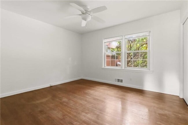 Building Photo - 425 Lindbergh Drive NE