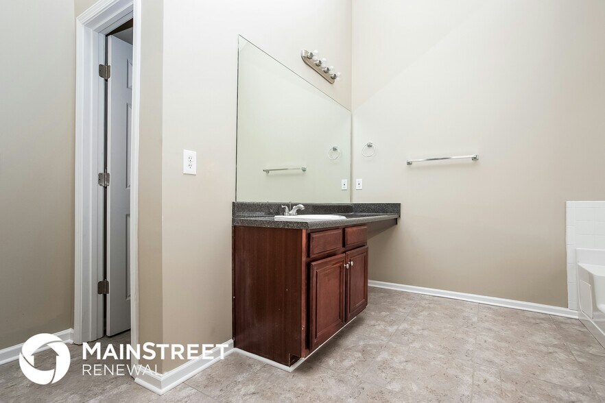Building Photo - 4114 Sitka Dr