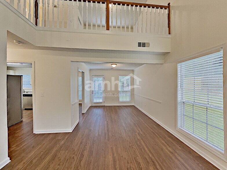 Building Photo - 1086 Berkley Dr SE