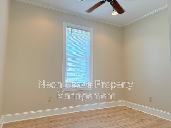 Building Photo - 100 Governors Ave