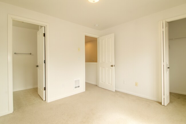 Building Photo - Modern Duplex with Garage and Backyard