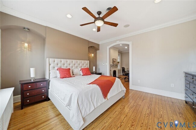 Building Photo - 2005 Stuart Ave