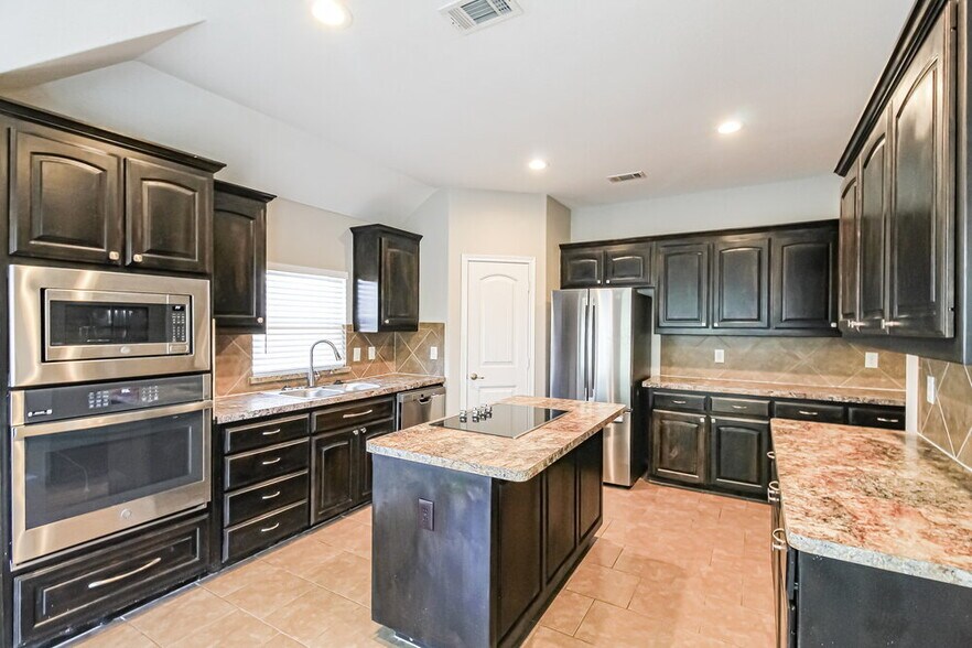 Building Photo - 1716 Abaco Dr