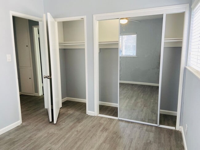 Building Photo - Gorgeous Remodeled Downstairs Apartment w/Patio+Prvt Laundry+Garage+Views of Canals